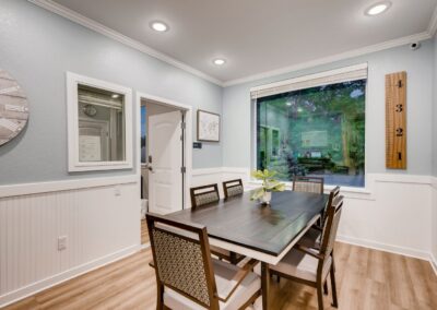 Assisted living breakfast area in Lakewood, CO