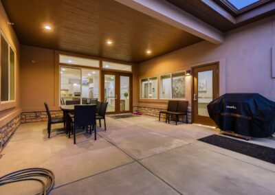 Assisted living community patio in Lakewood, CO