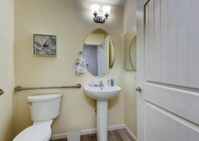 Assisted living and memory care bathroom in Thornton, CO