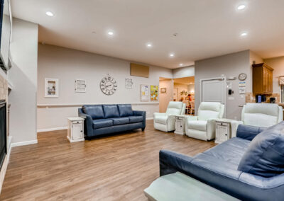 Memory care dining room in Centennial, CO
